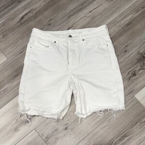 110. Old Navy Women's High Waist White Shorts Size 8